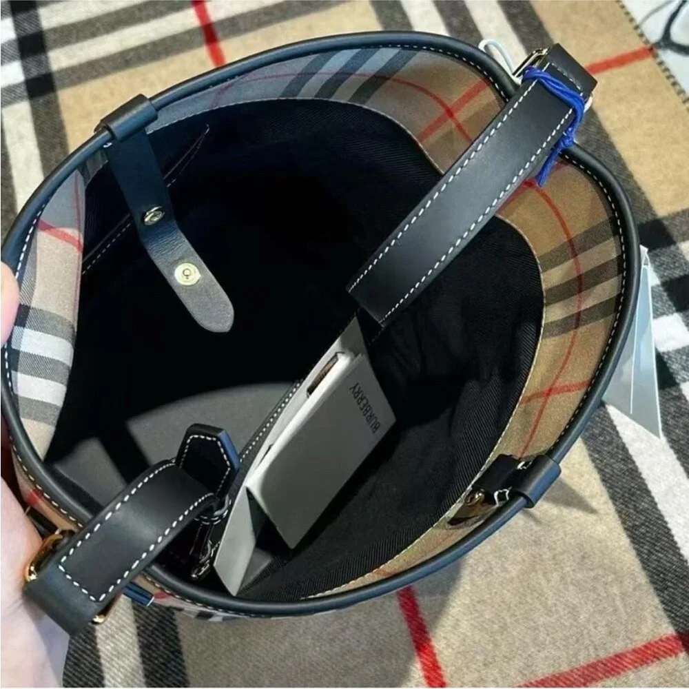 Burberry Checkered Tan and Black Shoulder Bag - Picture 4 of 8